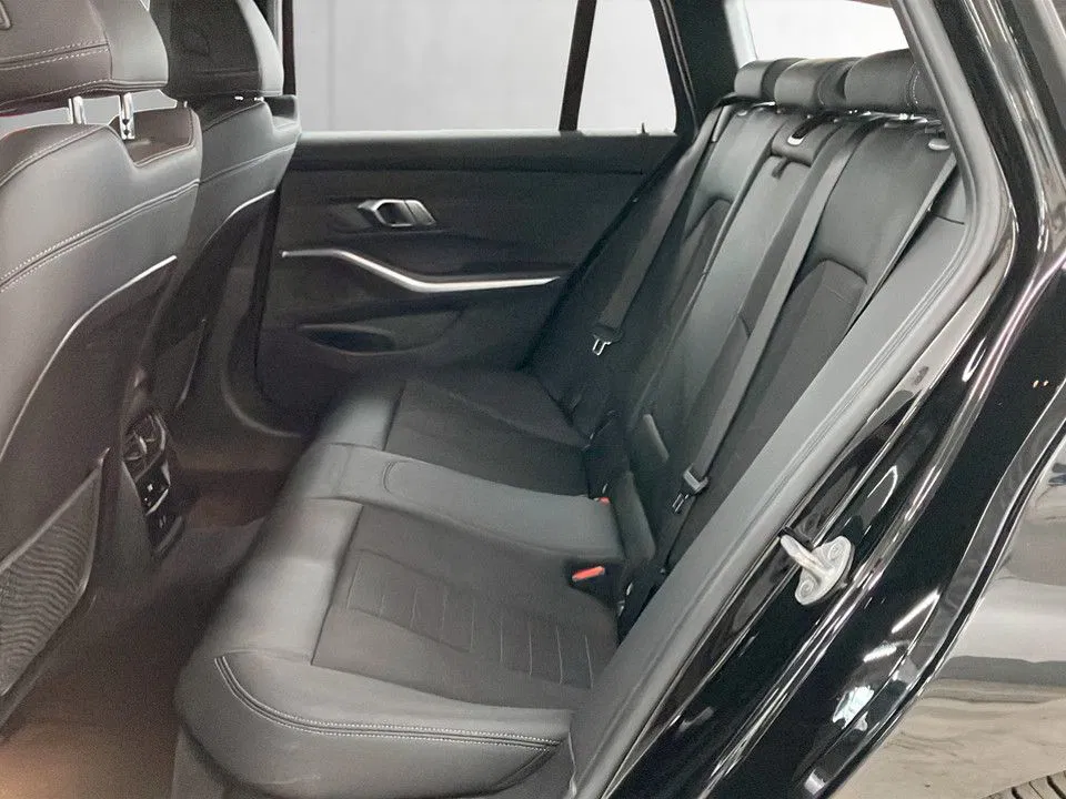 BMW 320d xDrive Touring | Bild 12 von 23