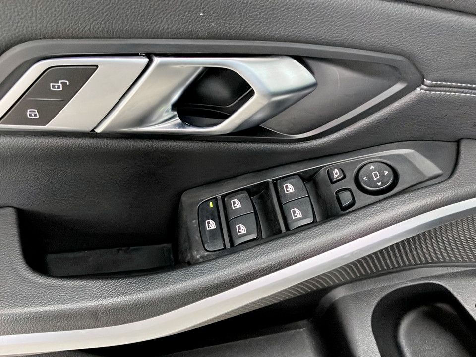 BMW 320d xDrive Touring | Bild 19 von 23