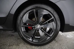 Skoda Octavia Combi 2.0 TDI RS | Thumbnail 5 von 23