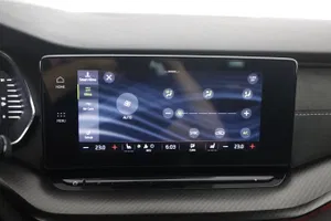 Skoda Octavia Combi 2.0 TDI RS | Thumbnail 18 von 23