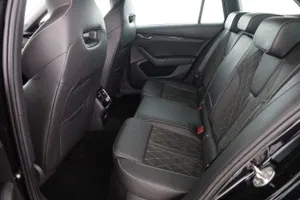 Skoda Octavia Combi 2.0 TDI RS | Thumbnail 20 von 23