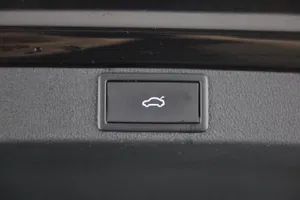 Skoda Octavia Combi 2.0 TDI RS | Thumbnail 22 von 23
