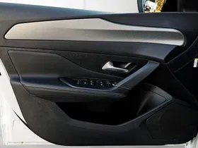 Peugeot 308 1.2 PureTech 130 GT | Thumbnail 7 von 21