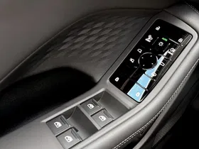Audi A5 Avant e-hybrid quattro 220 kW | Thumbnail 8 von 25
