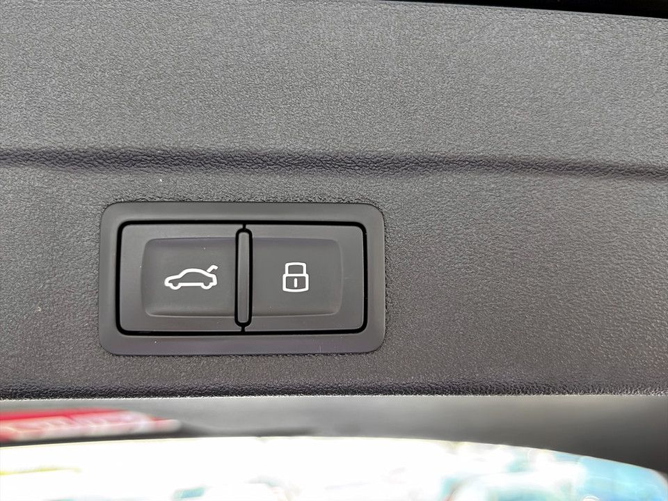 Audi A6 Avant 2.0 TDI quattro | Bild 26 von 28