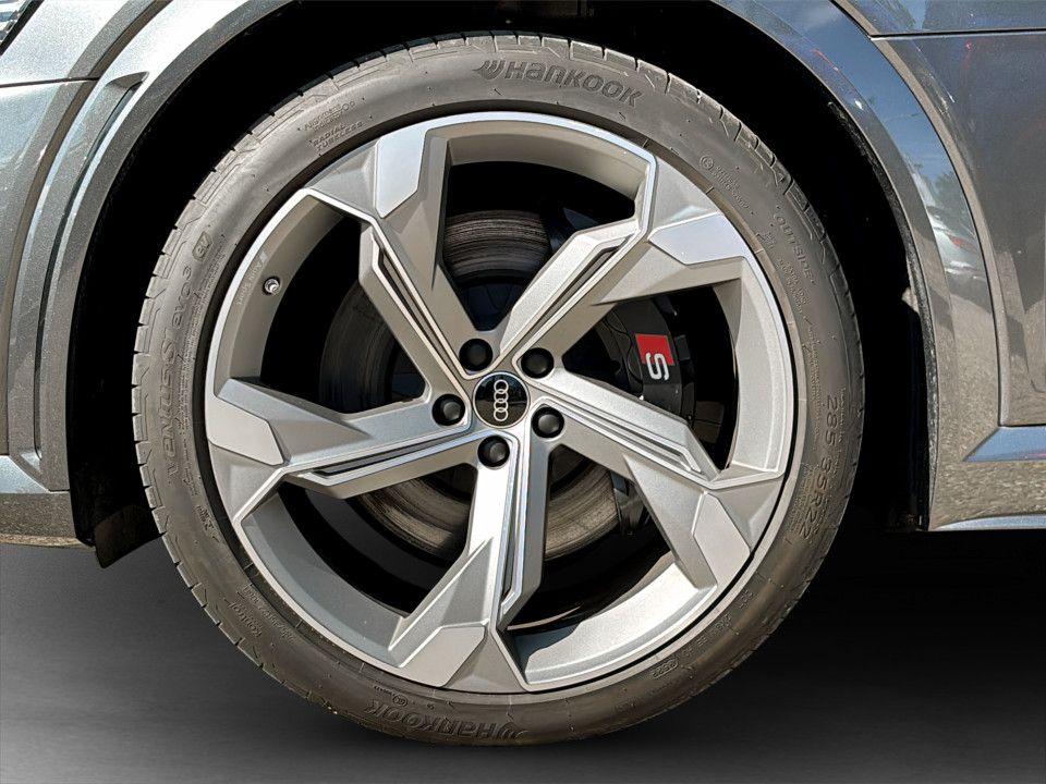 Audi SQ8 e-tron quattro | Bild 6 von 28