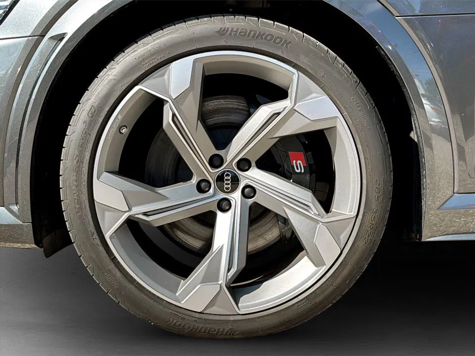 Audi SQ8 e-tron quattro | Bild 6 von 28