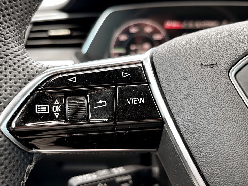 Audi SQ8 e-tron quattro | Bild 15 von 28
