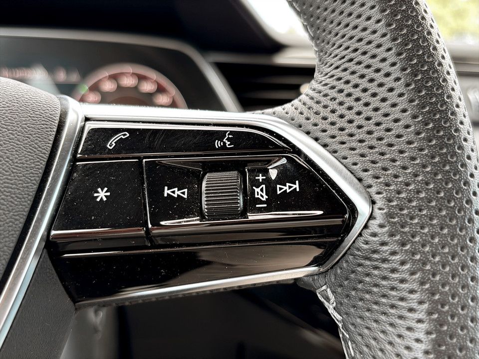 Audi SQ8 e-tron quattro | Bild 17 von 28