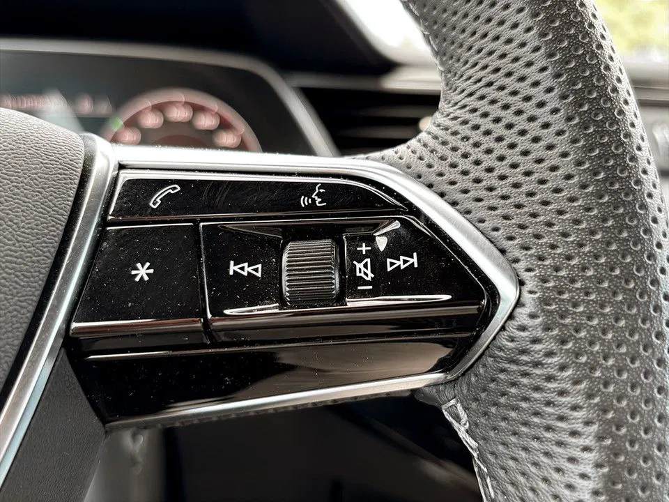 Audi SQ8 e-tron quattro | Bild 17 von 28