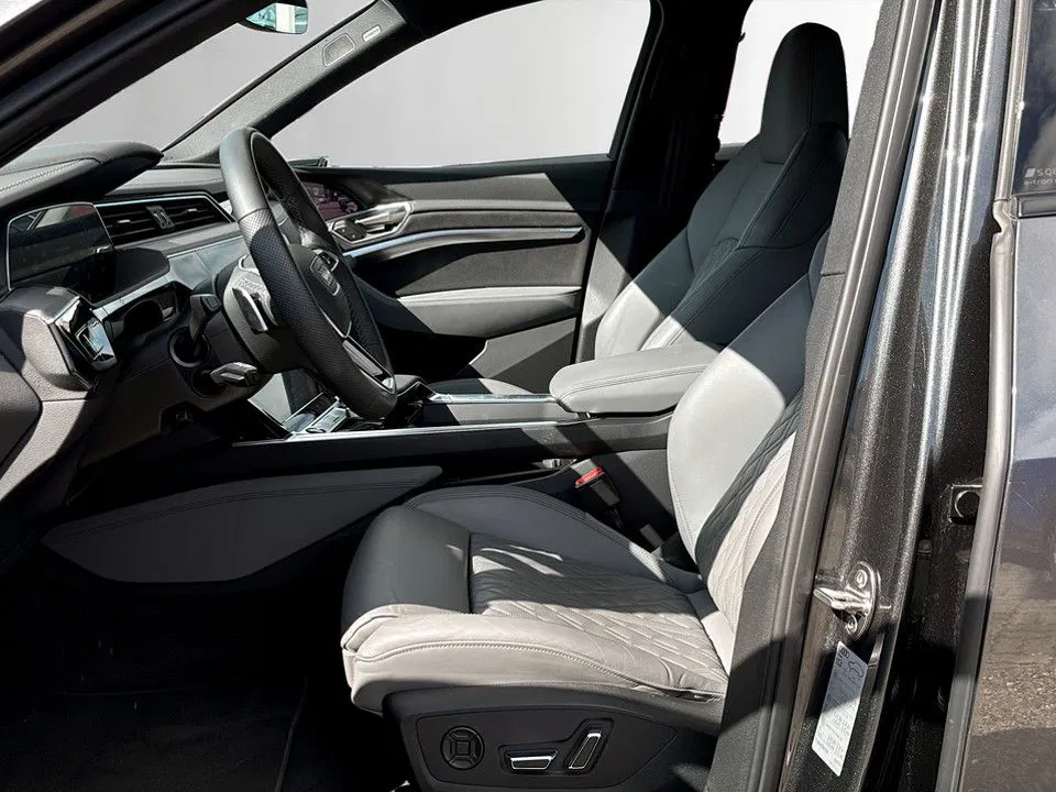 Audi SQ8 e-tron quattro | Bild 10 von 28