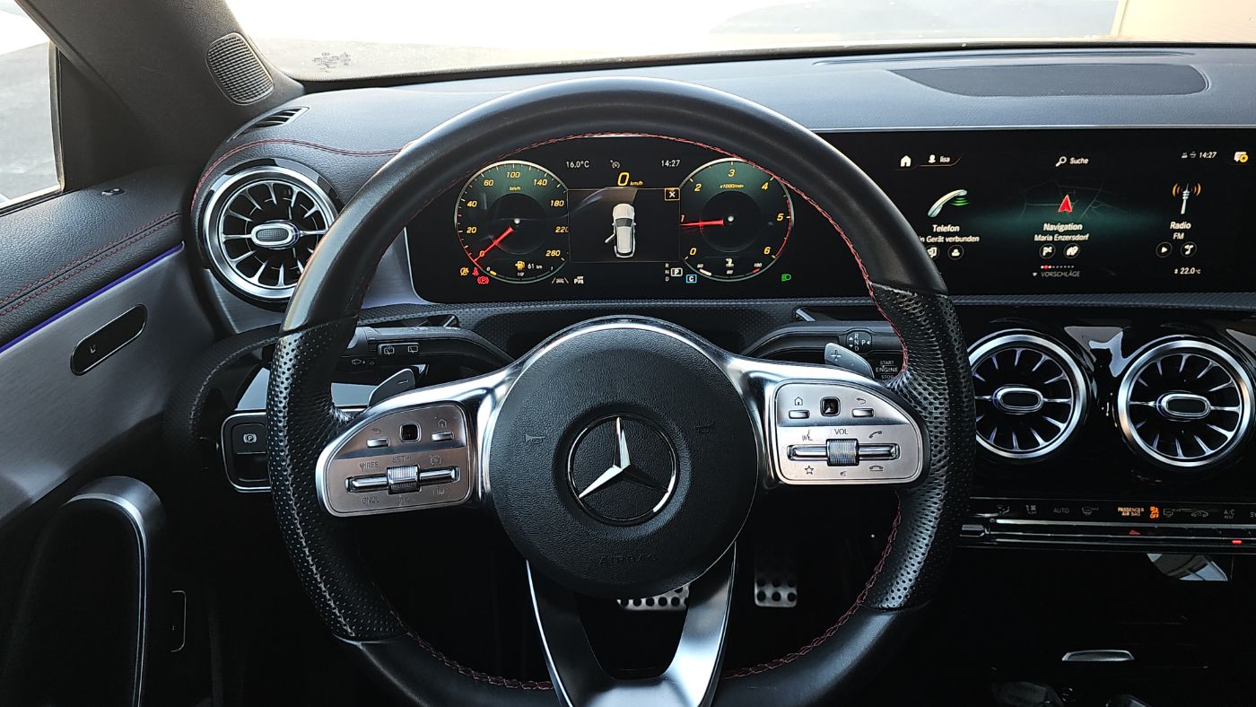 Mercedes-Benz CLA 180 d Shooting Brake AMG Line | Bild 12 von 21