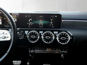 Mercedes-Benz CLA 180 d Shooting Brake AMG Line | Thumbnail 14 von 21