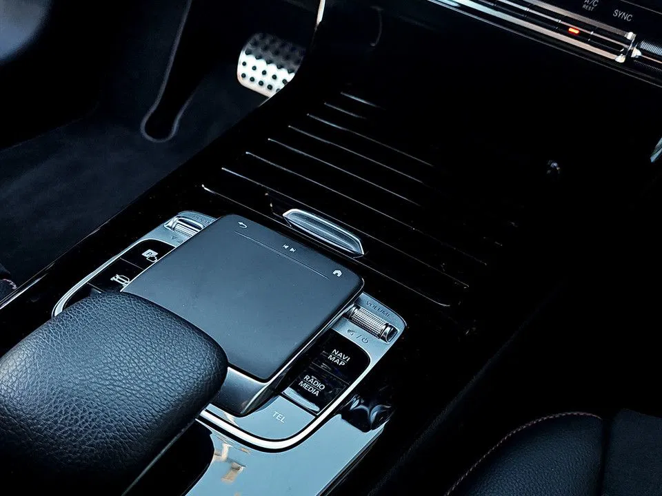 Mercedes-Benz CLA 180 d Shooting Brake AMG Line | Bild 18 von 21