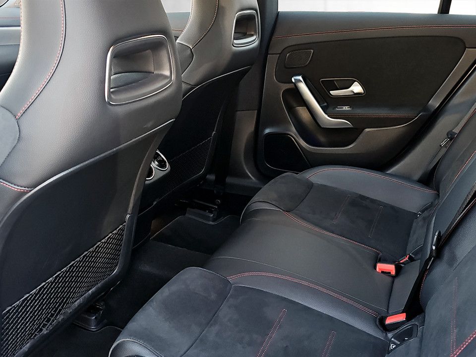 Mercedes-Benz CLA 180 d Shooting Brake AMG Line | Bild 19 von 21