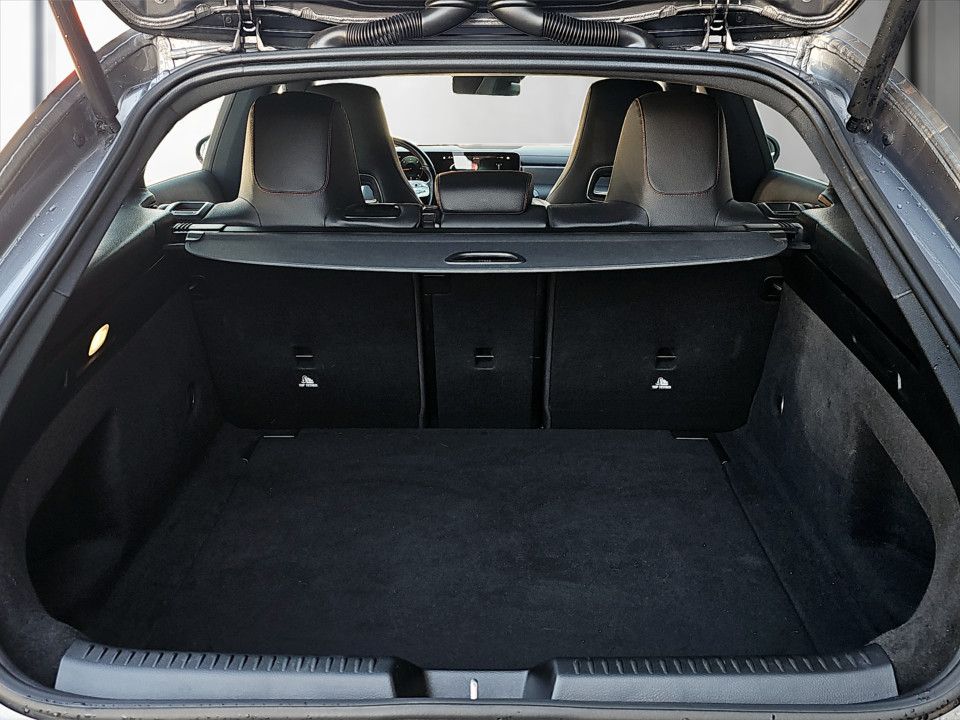 Mercedes-Benz CLA 180 d Shooting Brake AMG Line | Bild 20 von 21