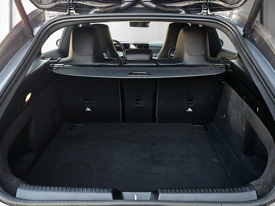Mercedes-Benz CLA 180 d Shooting Brake AMG Line | Bild 20 von 21