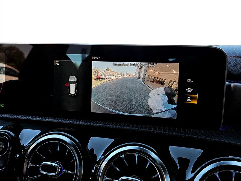 Mercedes-Benz CLA 180 d Shooting Brake AMG Line | Bild 15 von 21