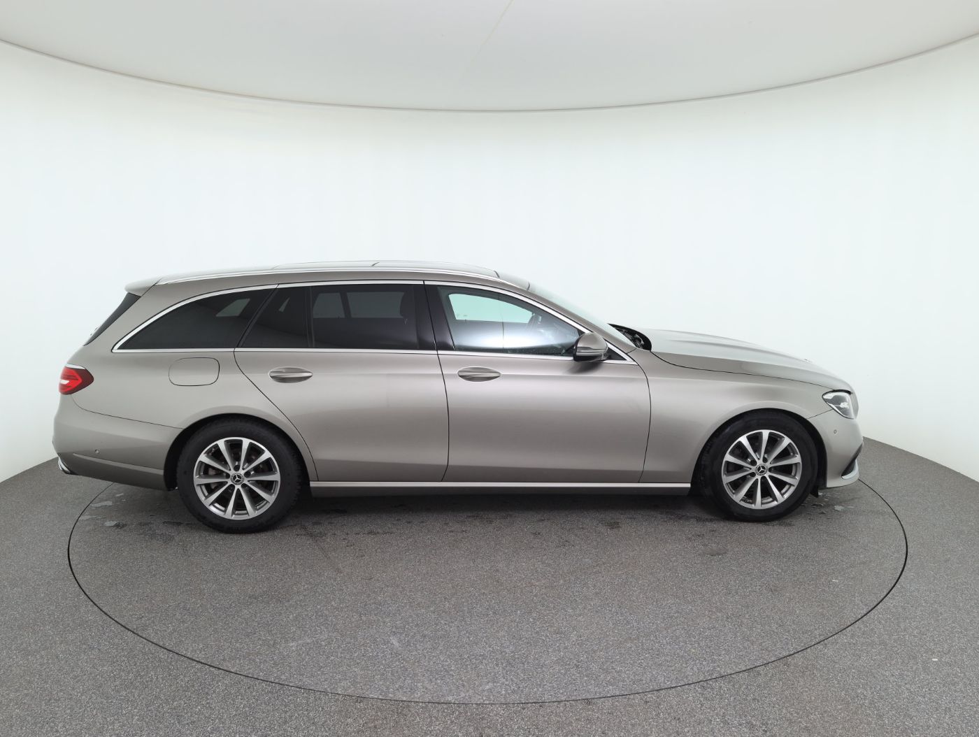 Mercedes-Benz E 200d  Avantgarde Aut. | Bild 5 von 28