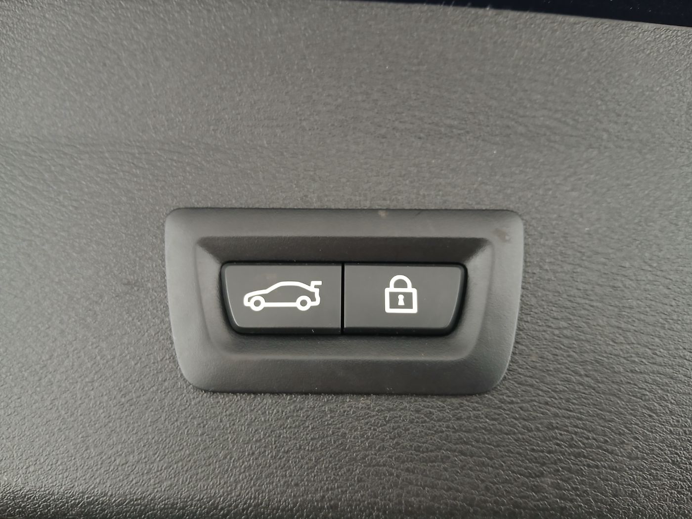 BMW X1 sDrive18i Adv. Aut. | Bild 28 von 28