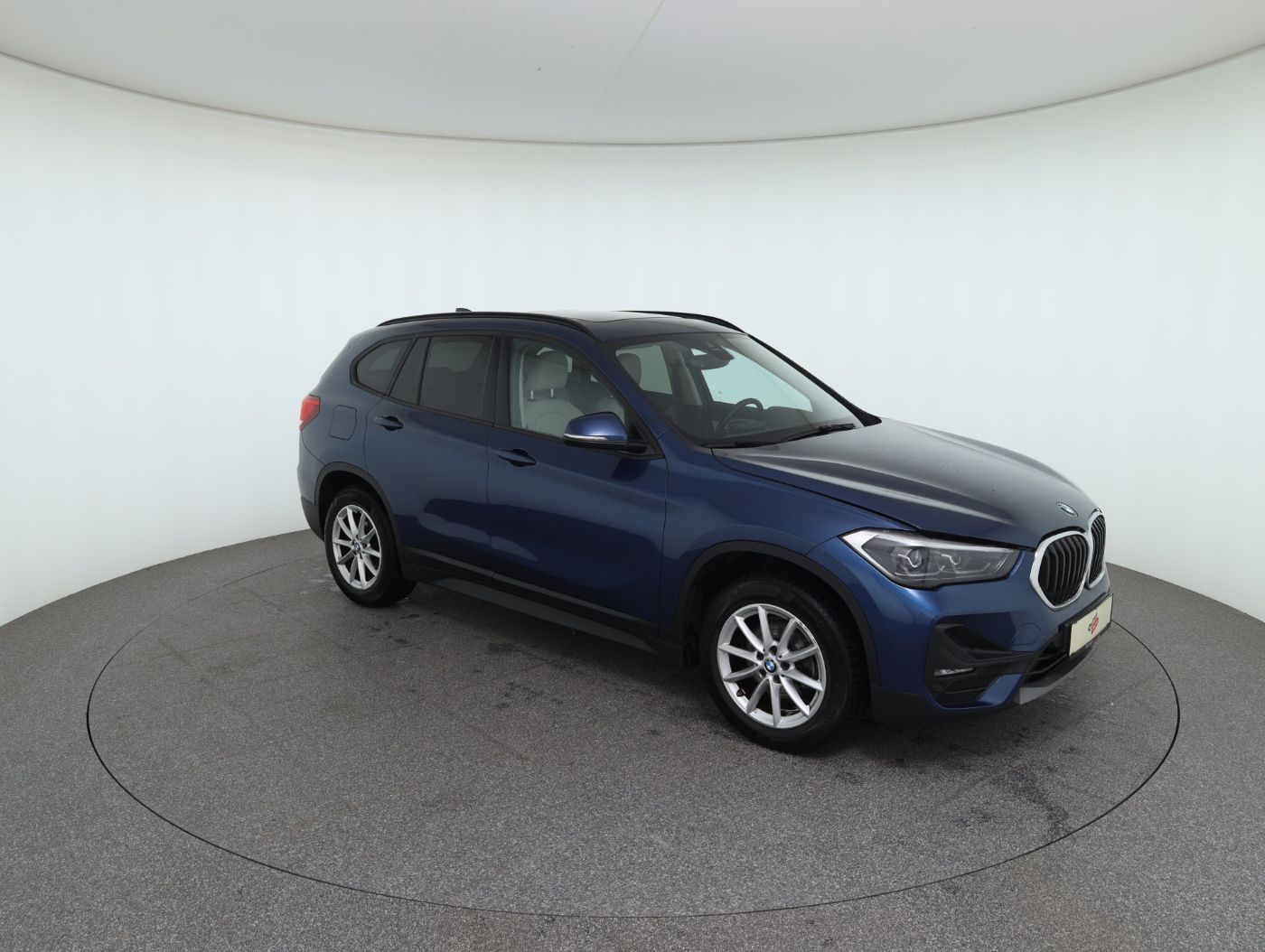 BMW X1 sDrive18i Adv. Aut. | Bild 4 von 28