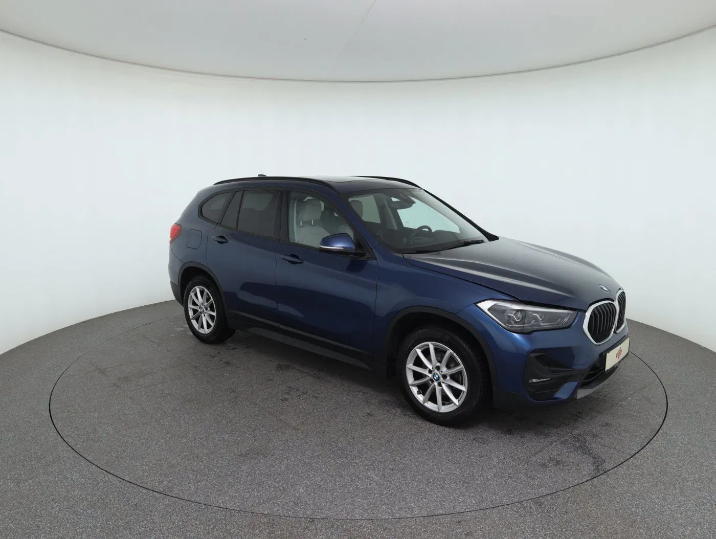 BMW X1 sDrive18i Adv. Aut. | Bild 4 von 28