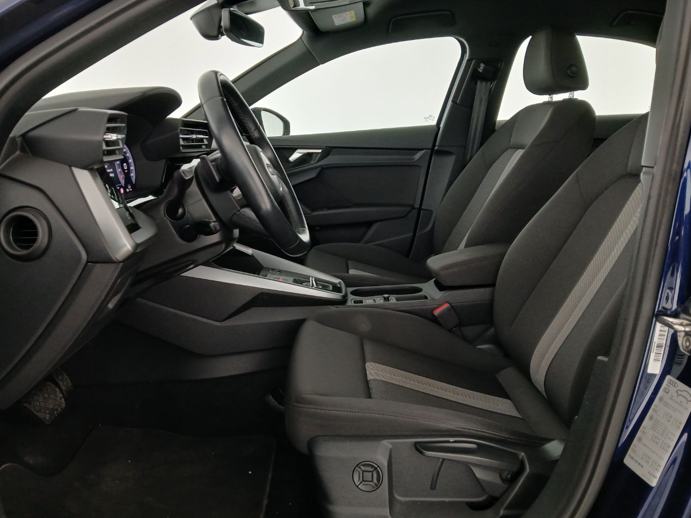 Audi A3 Limo 35 TDI S-Line Aut. | Bild 14 von 25