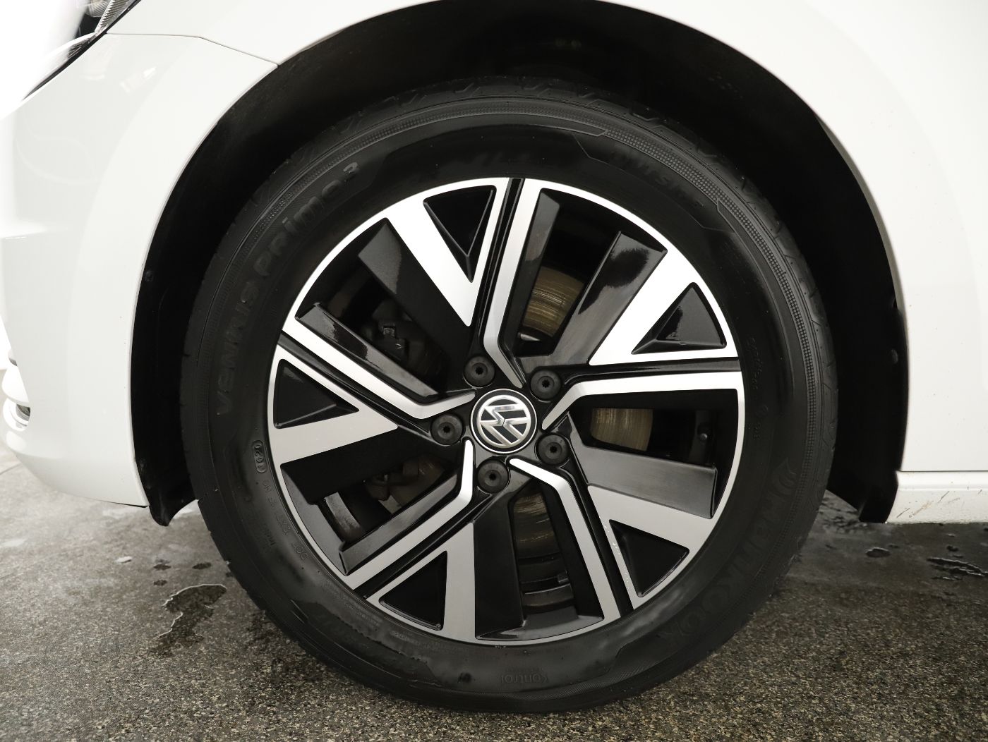 VW Touran 2.0 TDI HL 7-SITZER | Bild 6 von 26