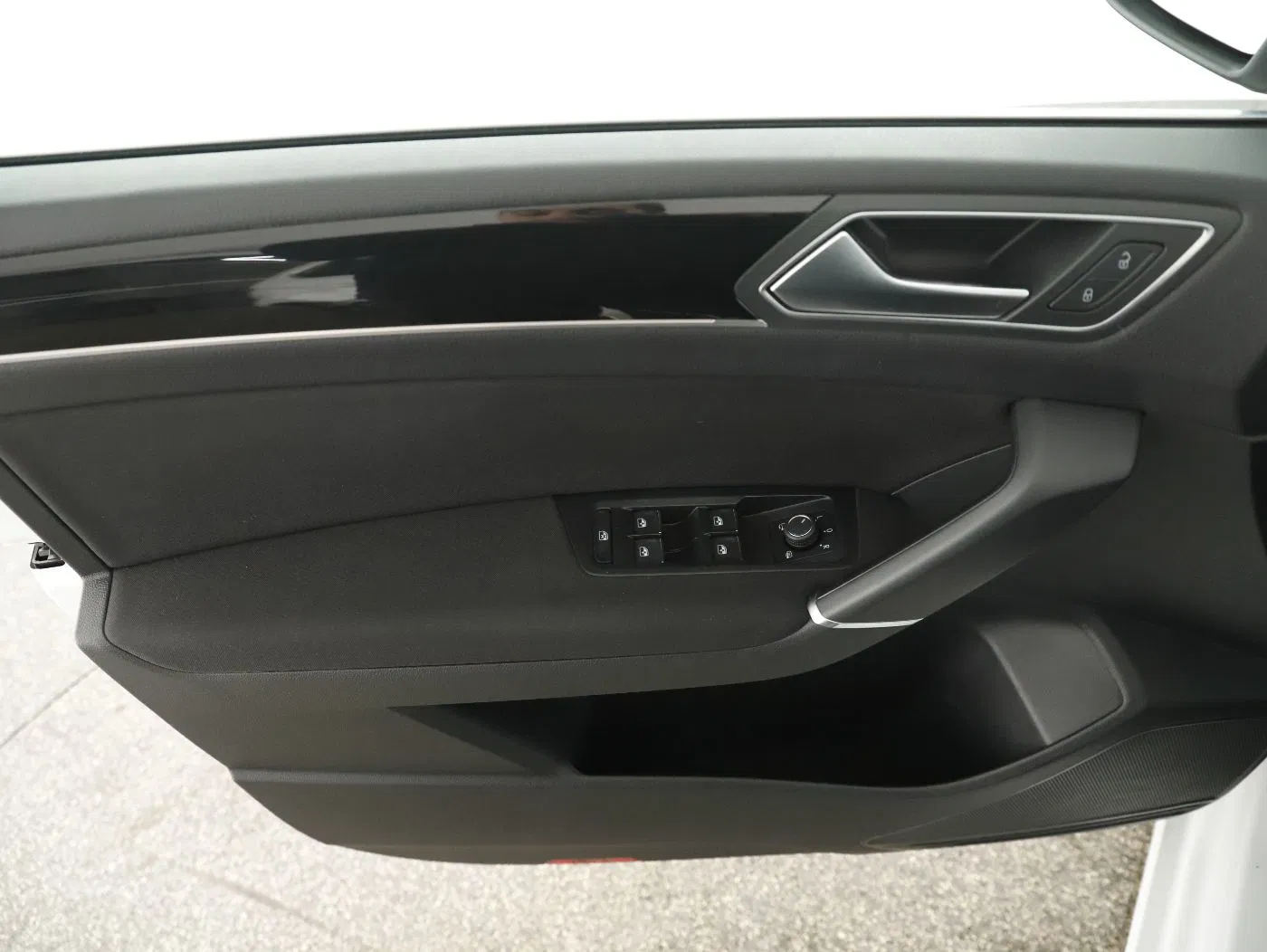 VW Touran 2.0 TDI HL 7-SITZER | Bild 7 von 26