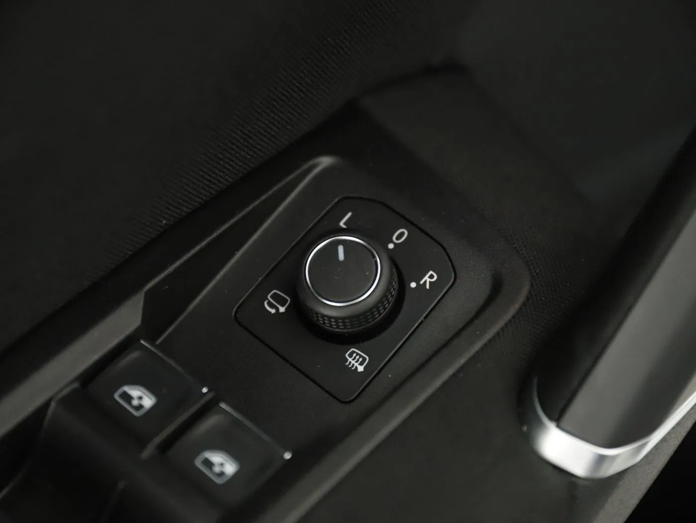 VW Touran 2.0 TDI HL 7-SITZER | Bild 8 von 26