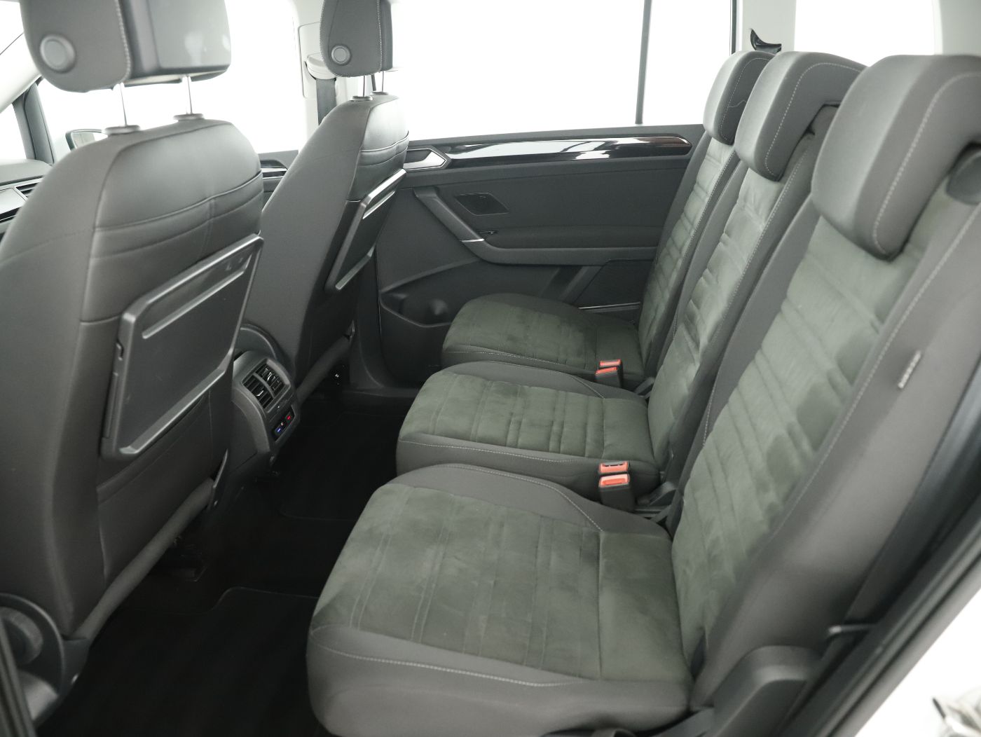 VW Touran 2.0 TDI HL 7-SITZER | Bild 17 von 26