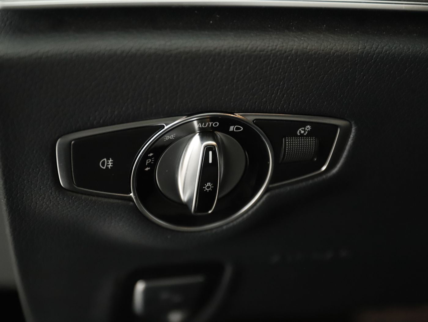 Mercedes-Benz E 300de Avantgarde Aut. | Bild 11 von 27
