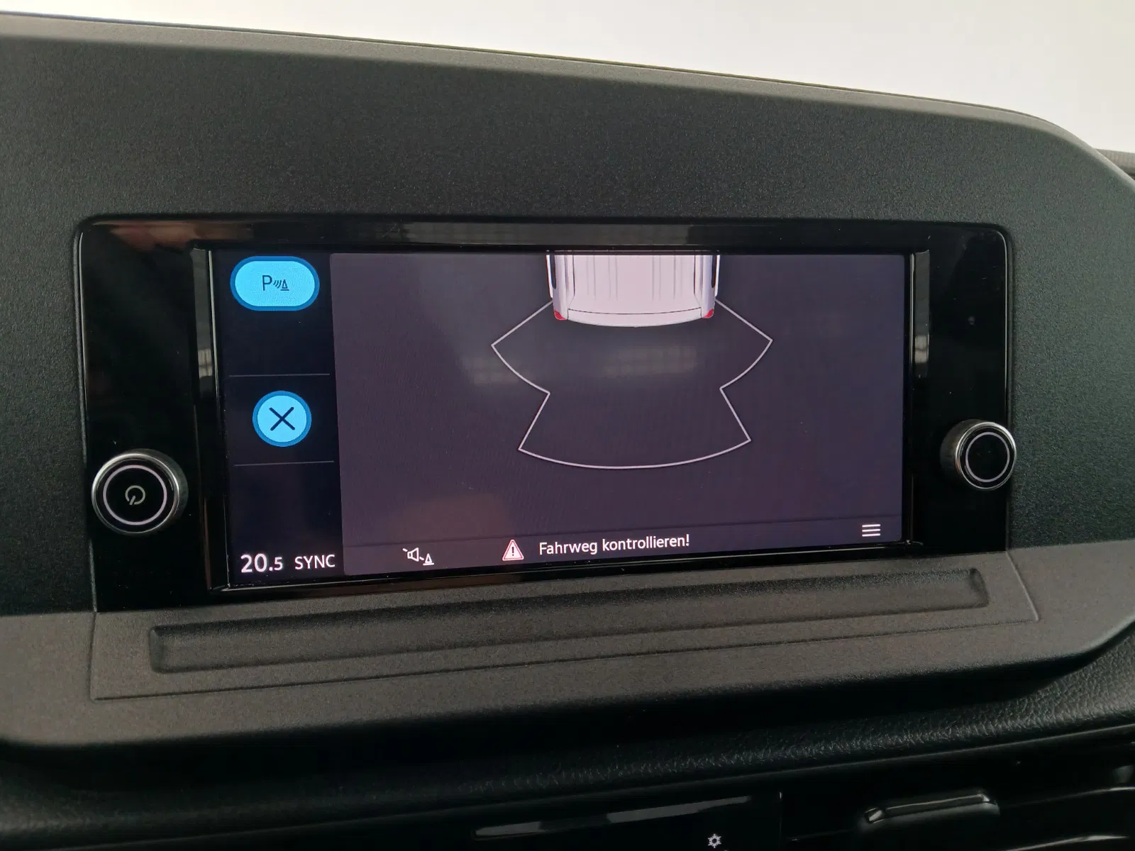 VW Caddy 2.0 TDI Cargo | Bild 19 von 23