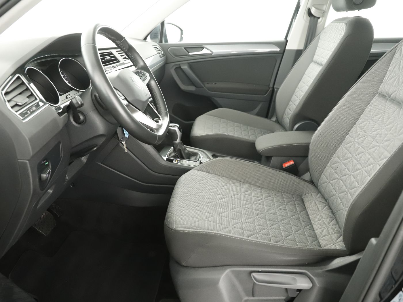 VW Tiguan Life TDI 4M DSG | Bild 11 von 26
