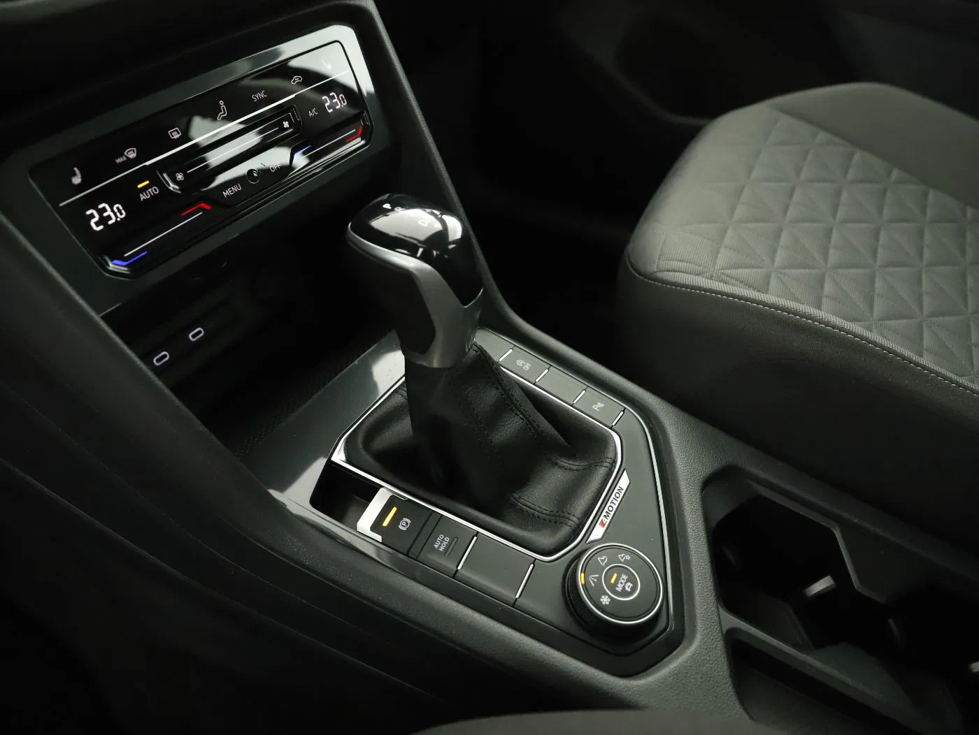 VW Tiguan Life TDI 4M DSG | Bild 21 von 26