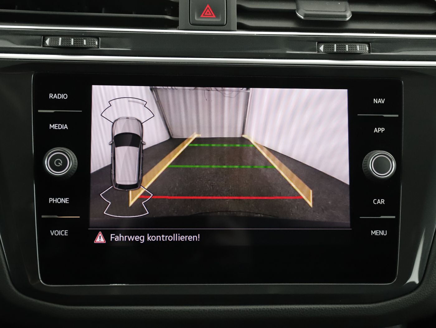 VW Tiguan Life TDI 4M DSG | Bild 18 von 27