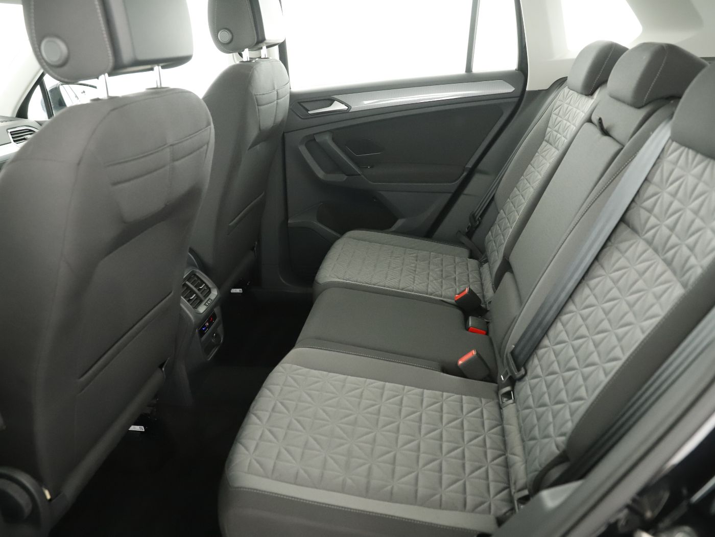 VW Tiguan Life TDI 4M DSG | Bild 21 von 27