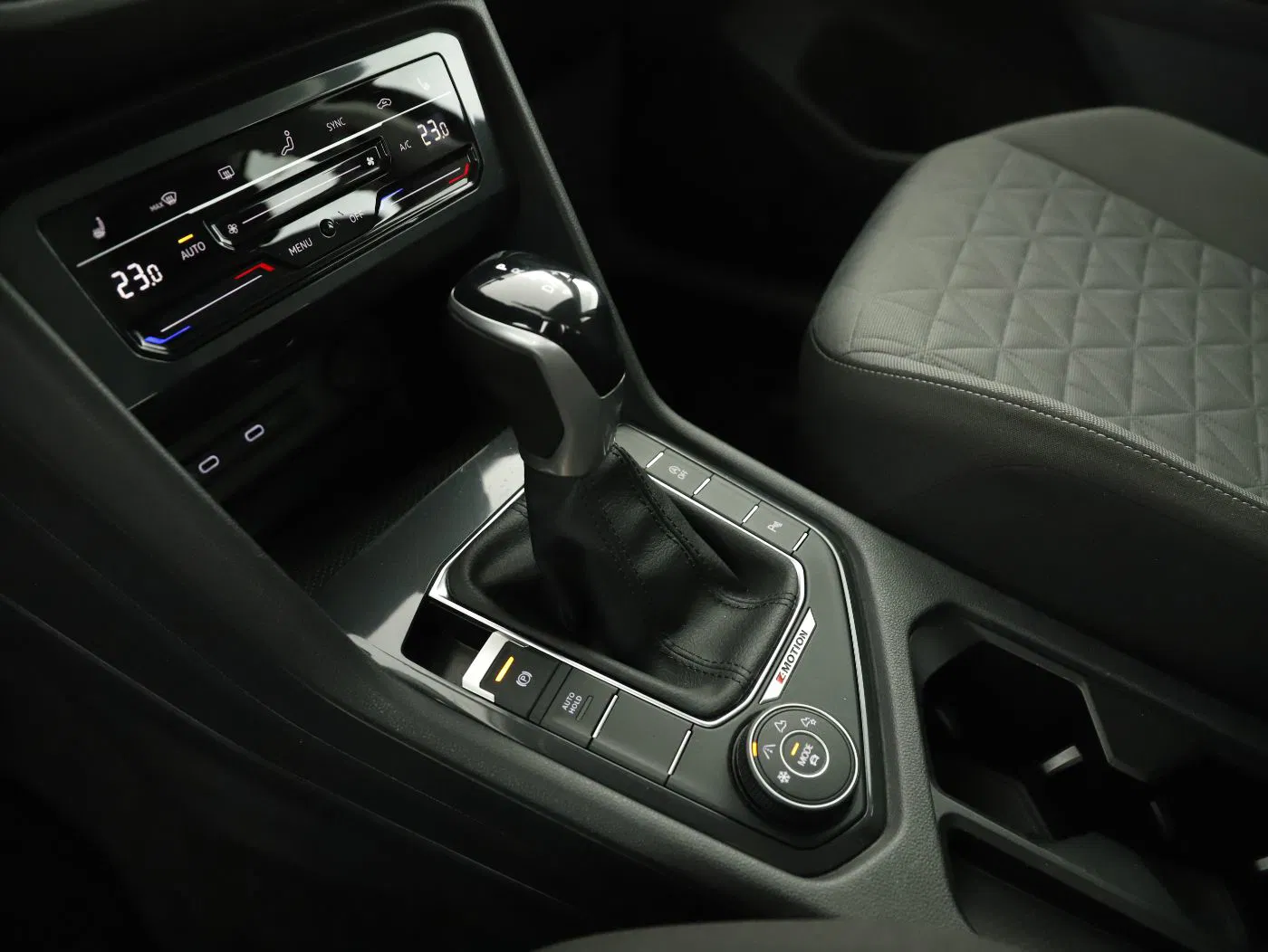 VW Tiguan Life TDI 4M DSG | Bild 20 von 27
