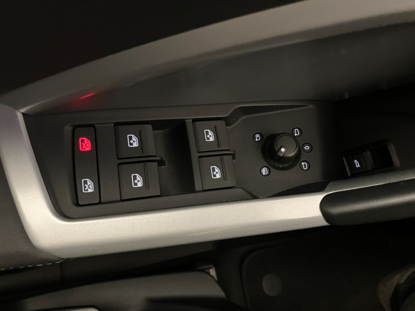 Audi Q3 35 TDI Aut S-line | Bild 8 von 28
