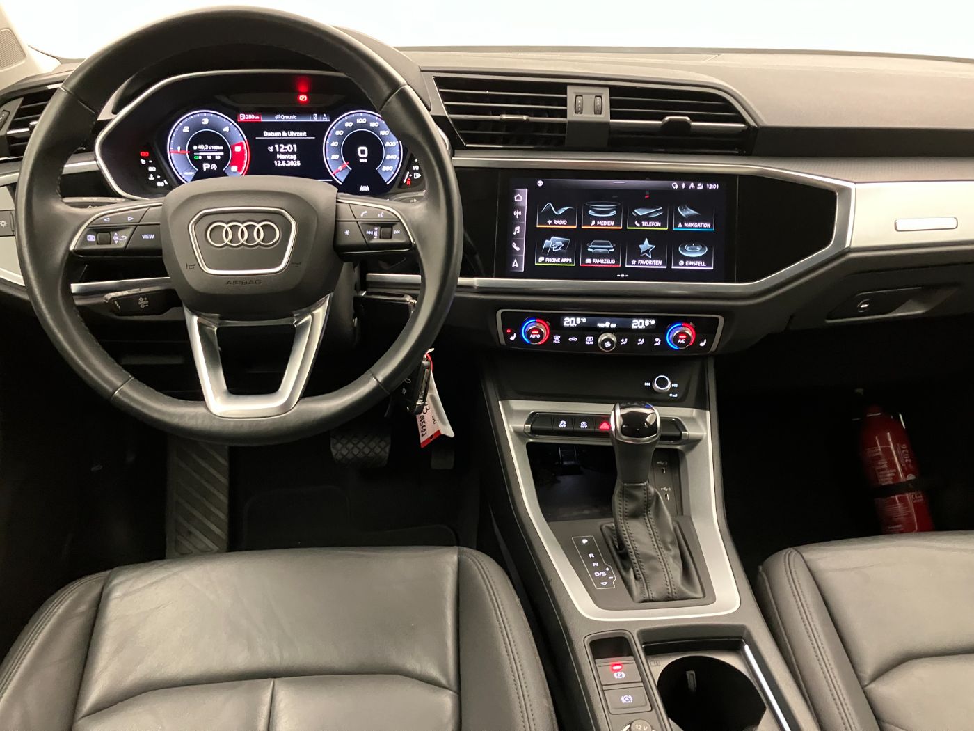 Audi Q3 35 TDI Aut S-line | Bild 12 von 28