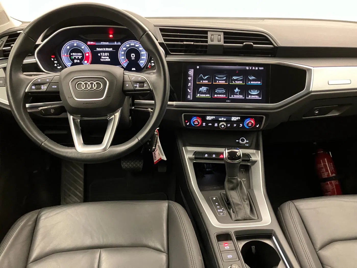 Audi Q3 35 TDI Aut S-line | Bild 12 von 28