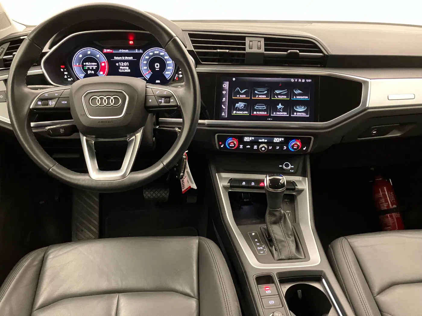 Audi Q3 35 TDI Aut S-line | Bild 13 von 30