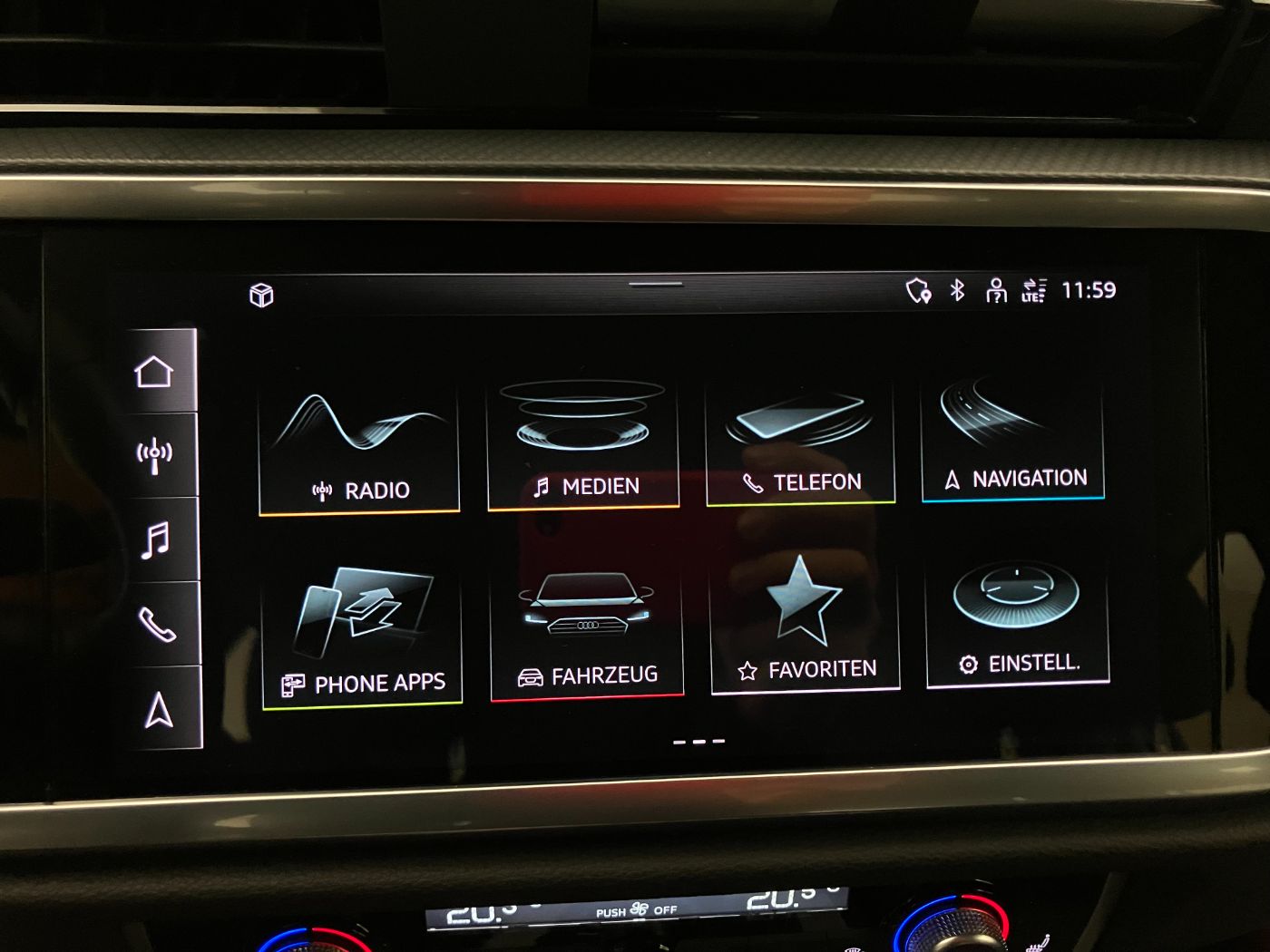 Audi Q3 35 TDI Aut S-line | Bild 19 von 30