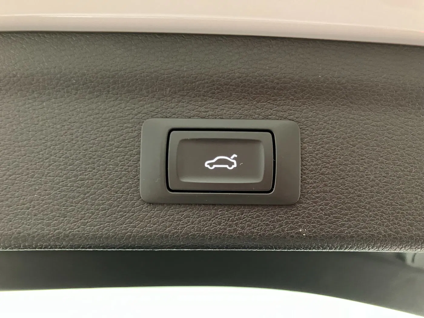 Audi Q3 35 TDI Aut S-line | Bild 28 von 30