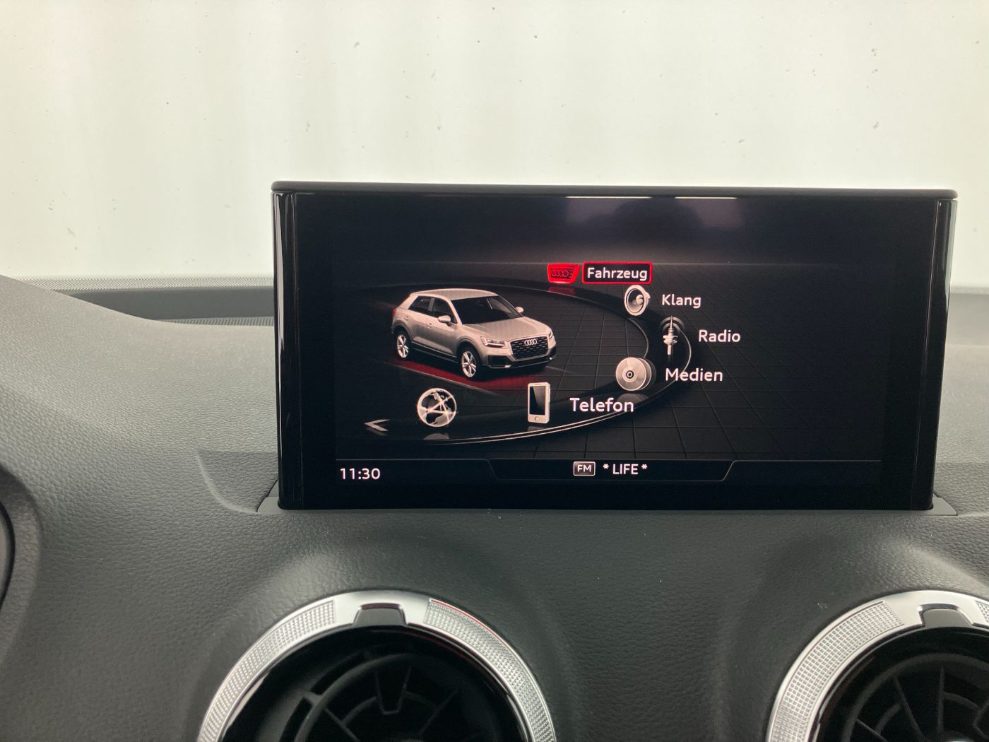 Audi Q2 40 TFSI quattro S-Line Aut. | Bild 14 von 24