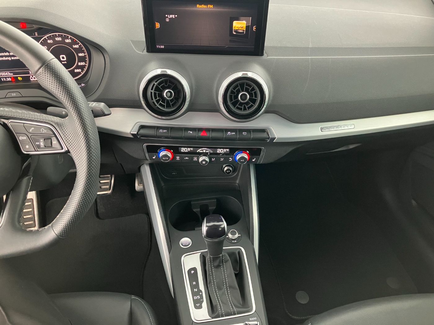 Audi Q2 40 TFSI quattro S-Line Aut. | Bild 10 von 24