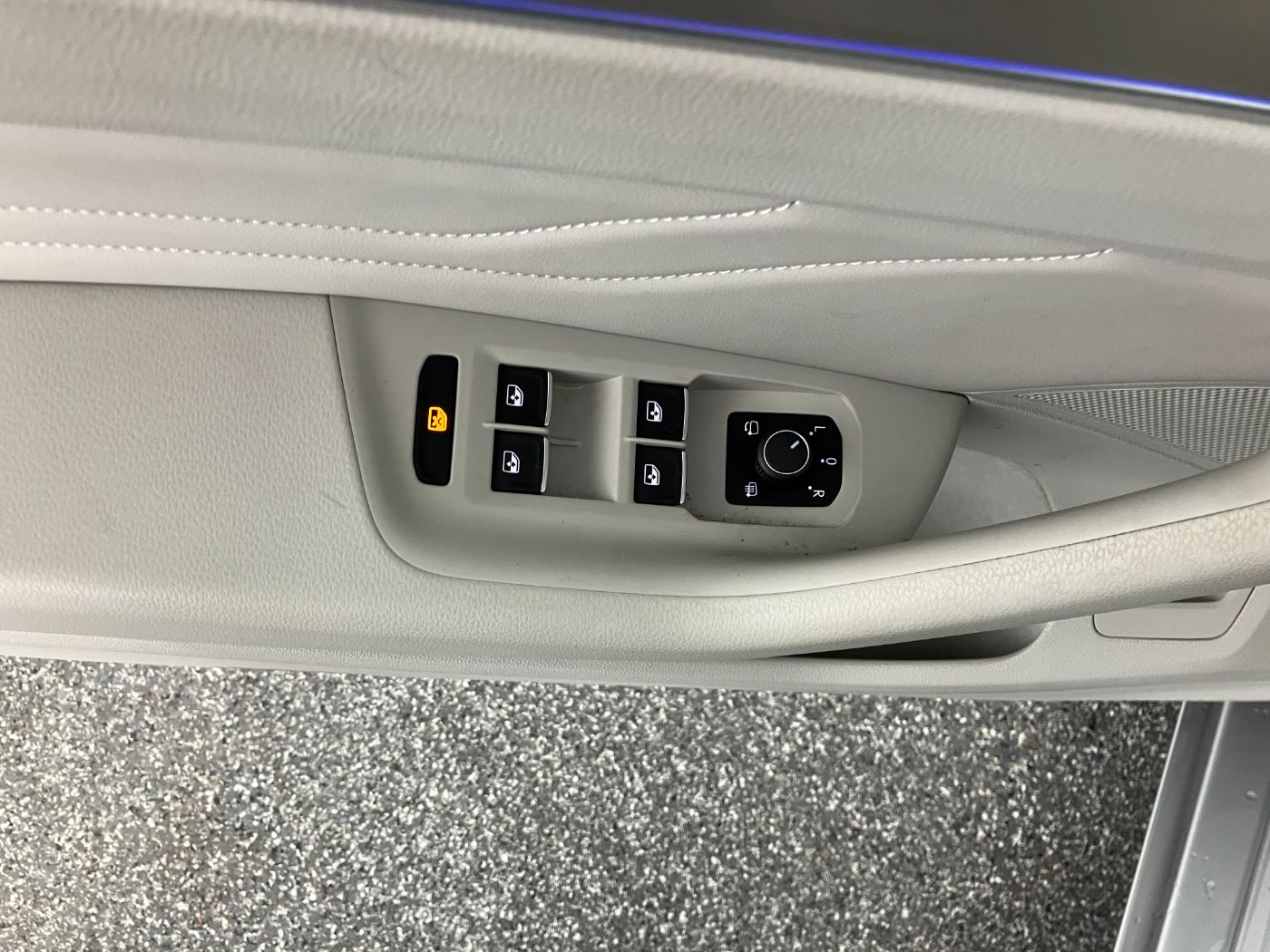 VW Passat Variant 1.5 TSI Eleg DSG | Bild 6 von 22