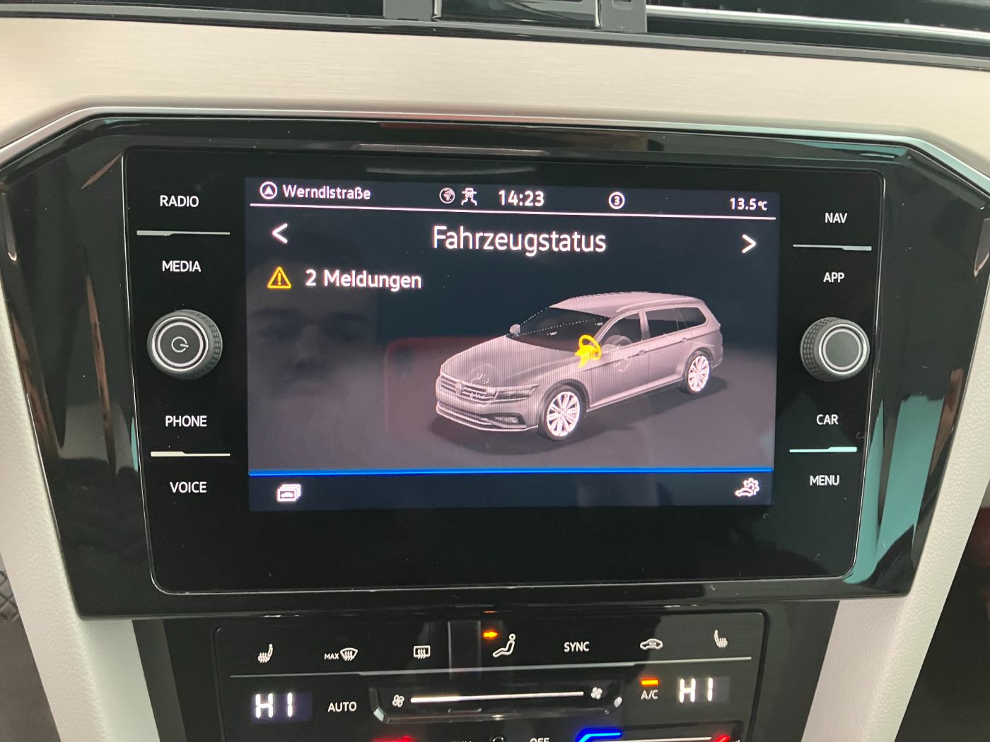 VW Passat Variant 1.5 TSI Eleg DSG | Bild 17 von 22