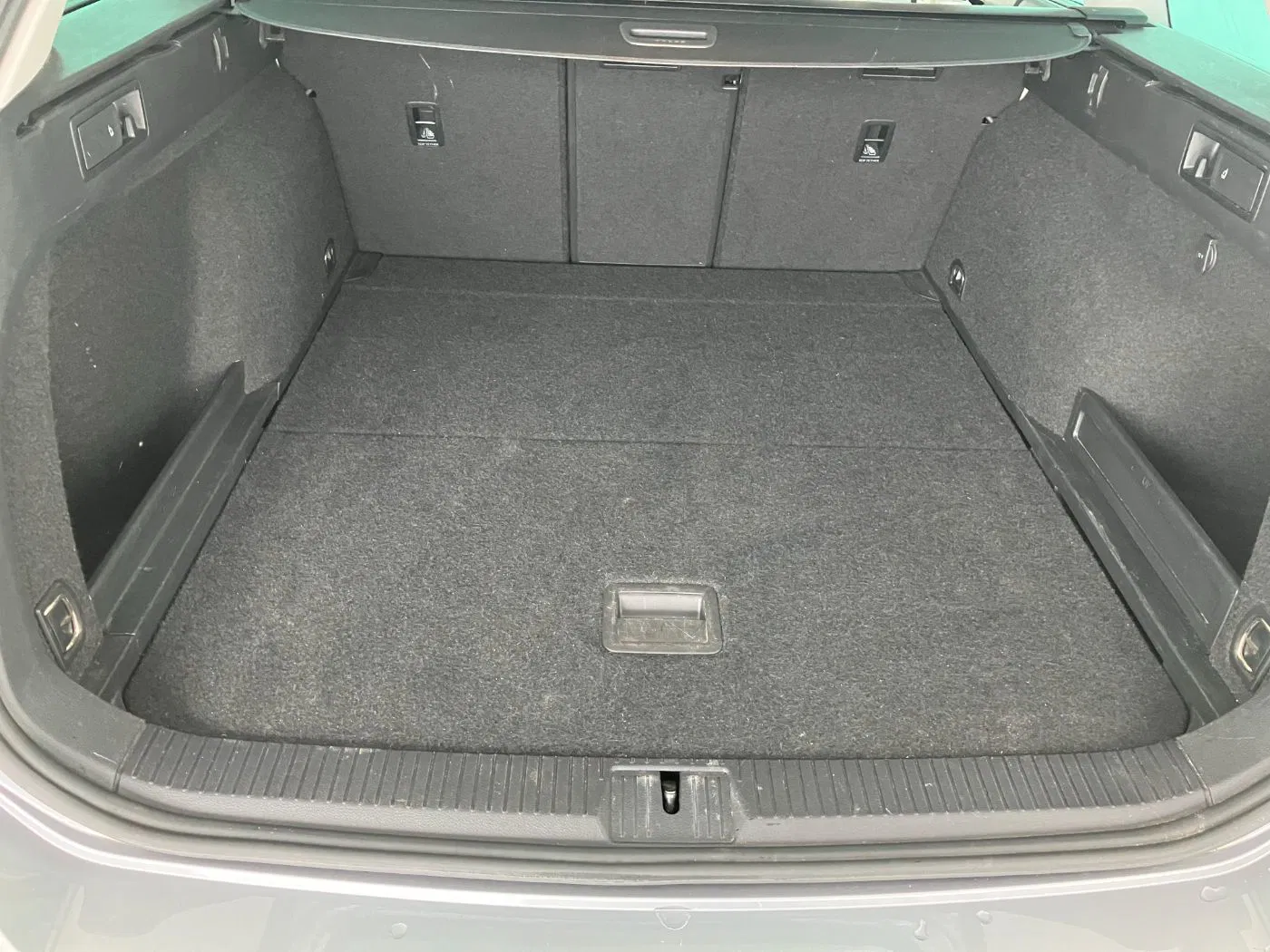 VW Passat Variant 1.5 TSI Eleg DSG | Bild 20 von 22