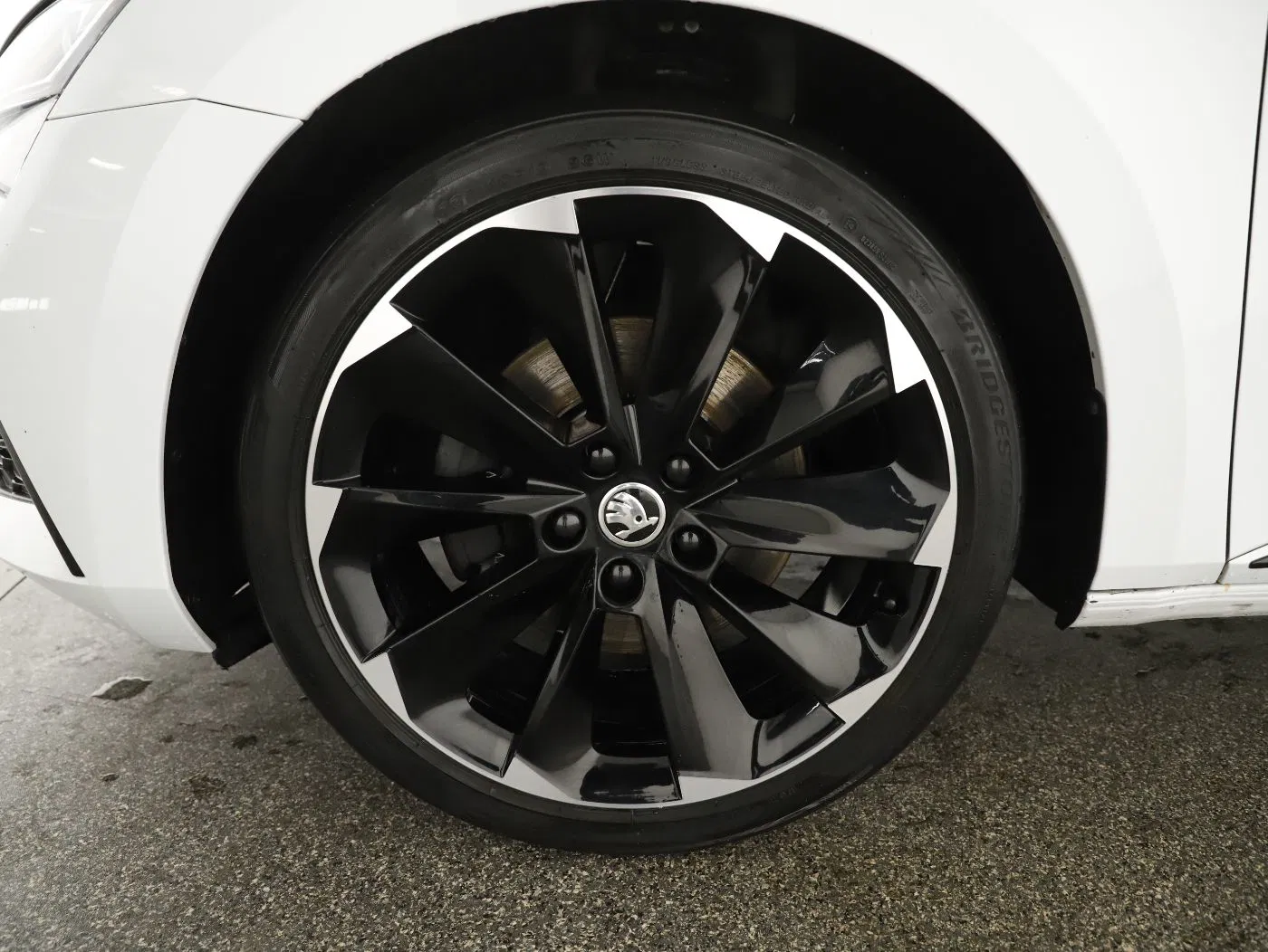 Skoda Superb Combi 1.4 TSI iV Sportline | Bild 3 von 24